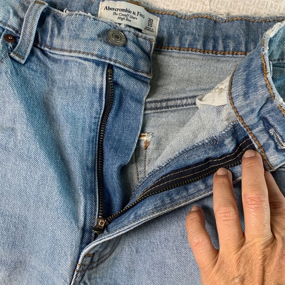 Abercrombie & Fitch the cutoff short high rise curve love size 30 (10) - Picture 7 of 13